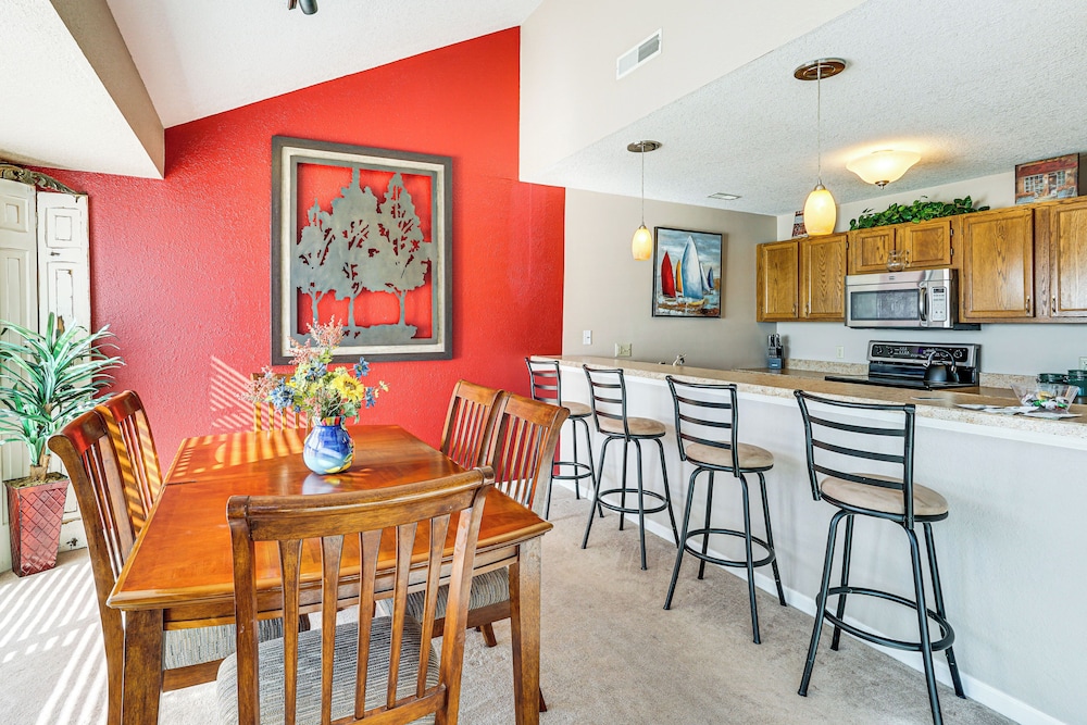 Patio, Views & Pools: Lake of the Ozarks Condo!