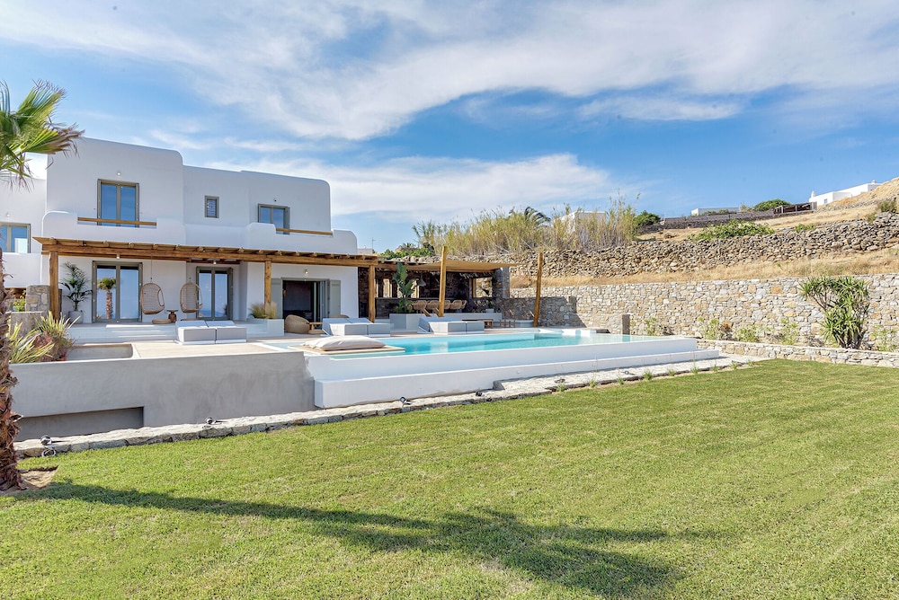 Villa Yasemin on the Rock