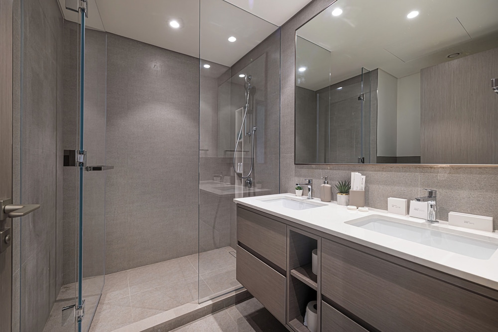 Grande Suites by Hostiva - Burj View