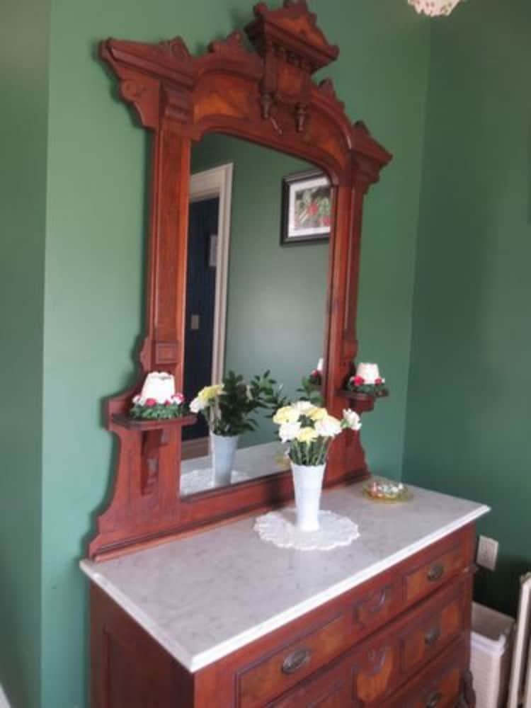 The Dominion House Bed & Breakfast