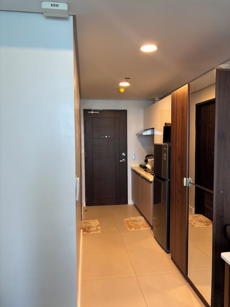 Virgo Nest Rentals - 38th Park Ave, IT Park Cebu - City View