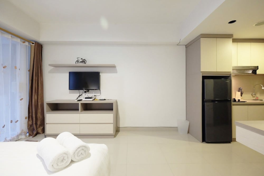 Modern Studio The H Residence near MT Haryono