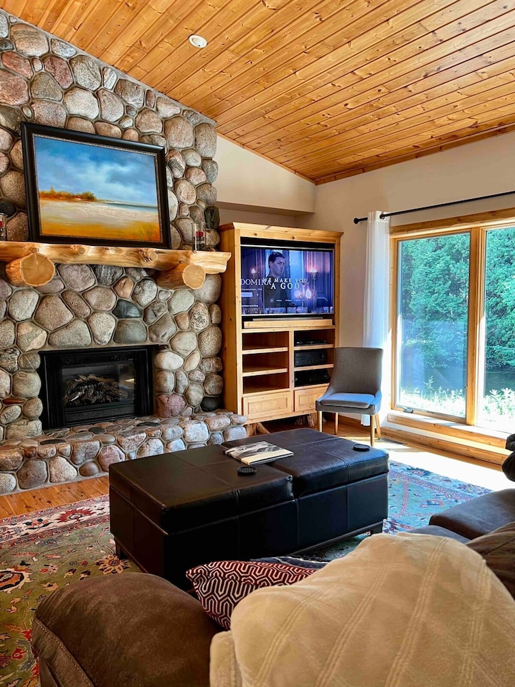 Boardman Monarch River HOT TUB Fireplace