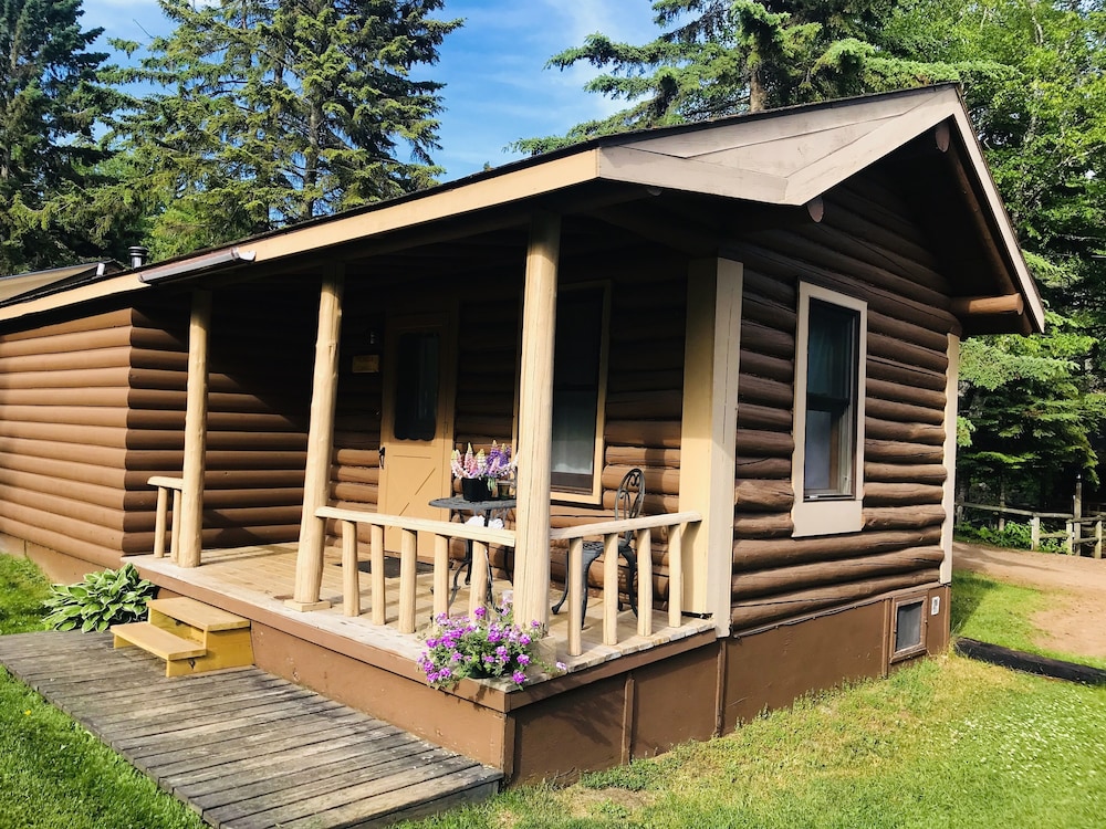Cascade Lodge