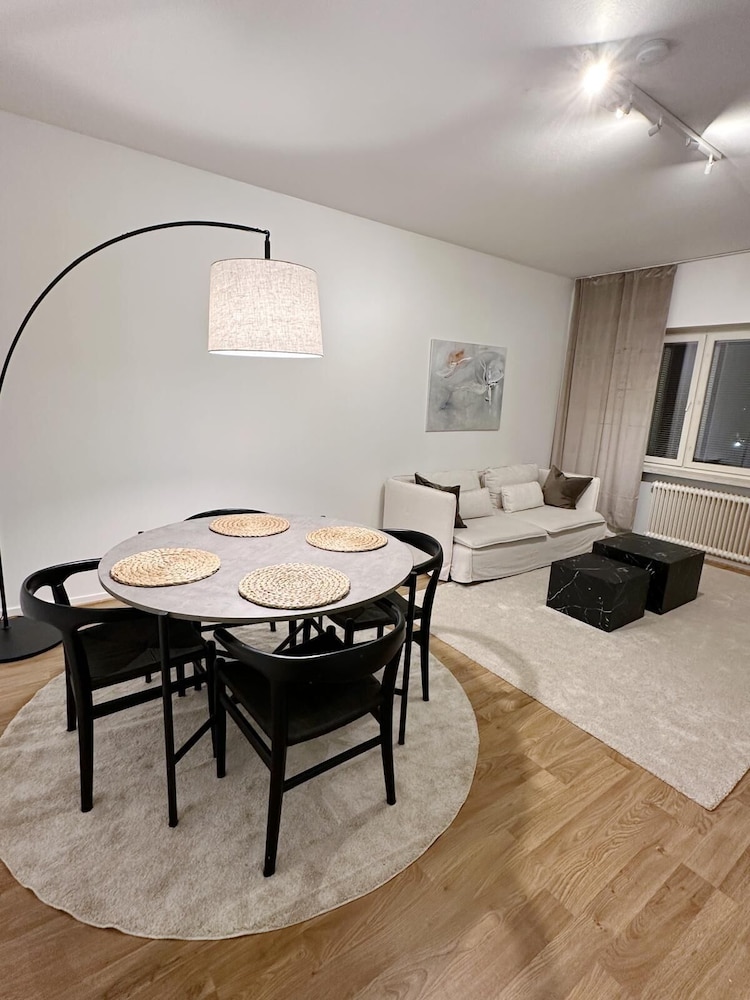 Bright & Cozy 2BR Home in Central Lahti