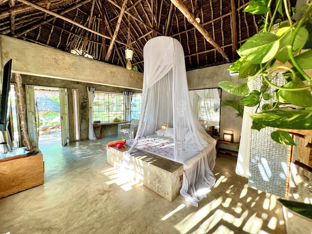 Rock and Sea Resort