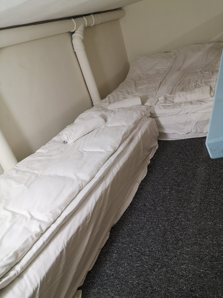 Allenby 2 Bed & Breakfast