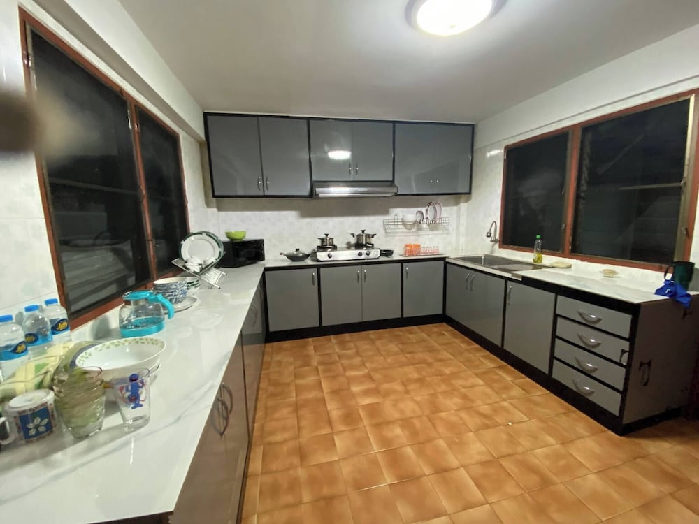 Beautiful 2 Story Newly Renovated Bungalow House