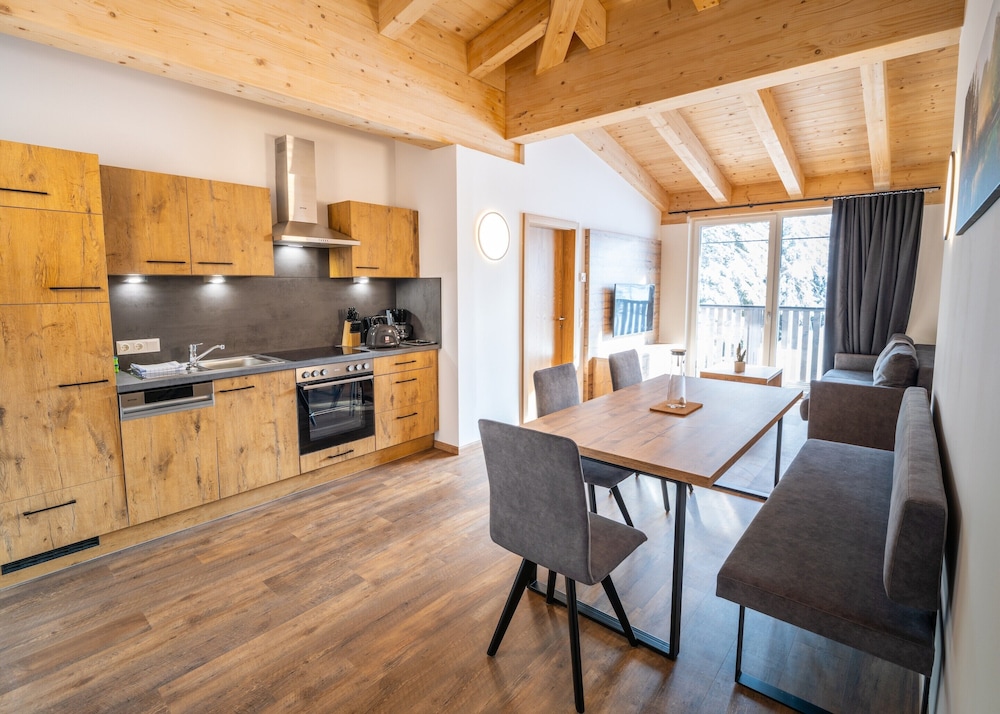 Apartment in Katschberghohe With Views