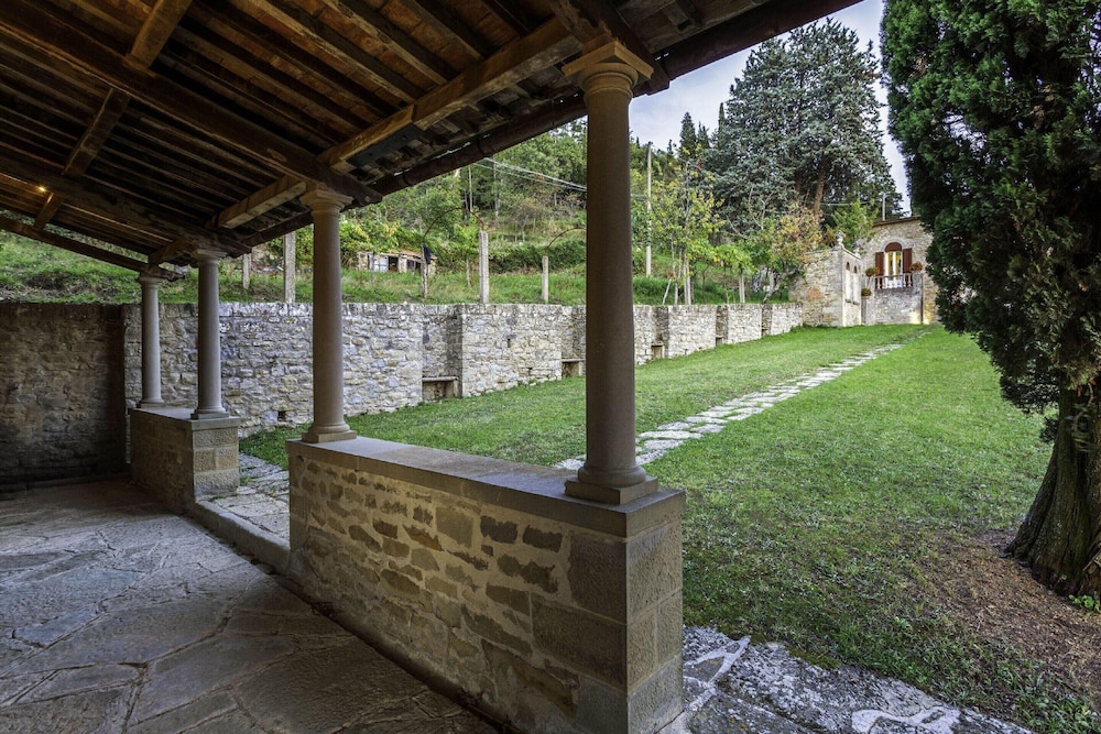 Belvilla by OYO Villa Torreone