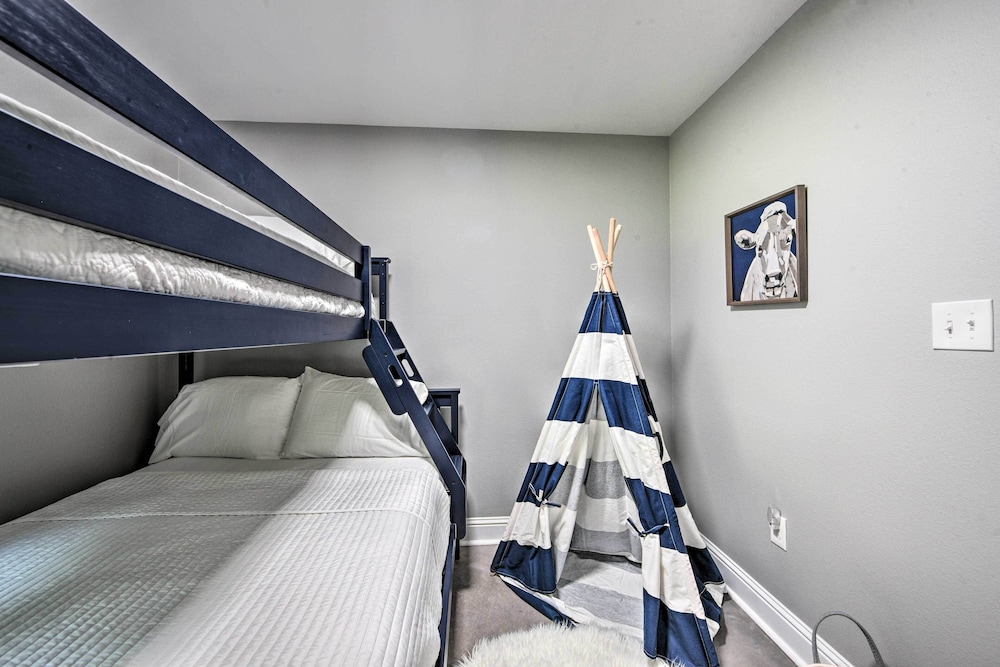 Marshall Vacations - Stunning Avinger Retreat on Lake O' the Pines - Property Image 5