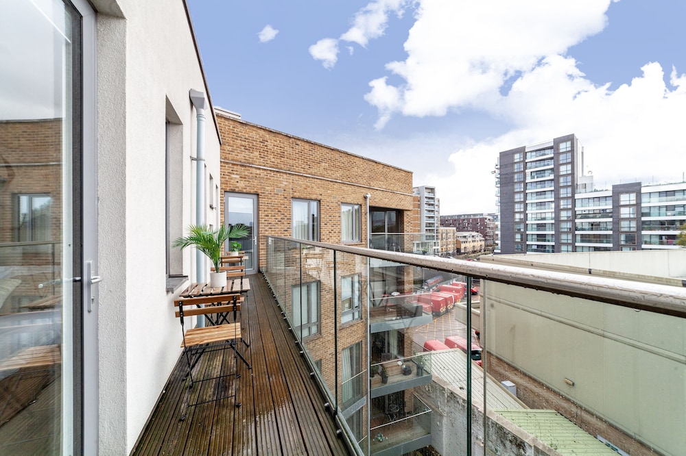 3 Bed Flat by Limehouse Basin