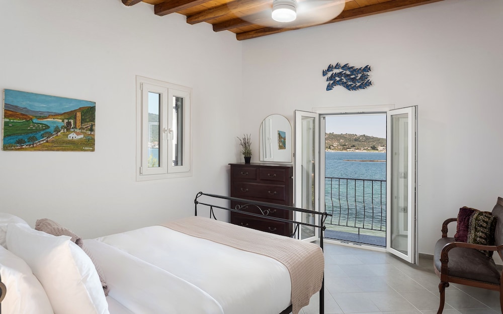 Porto Castello Villas
