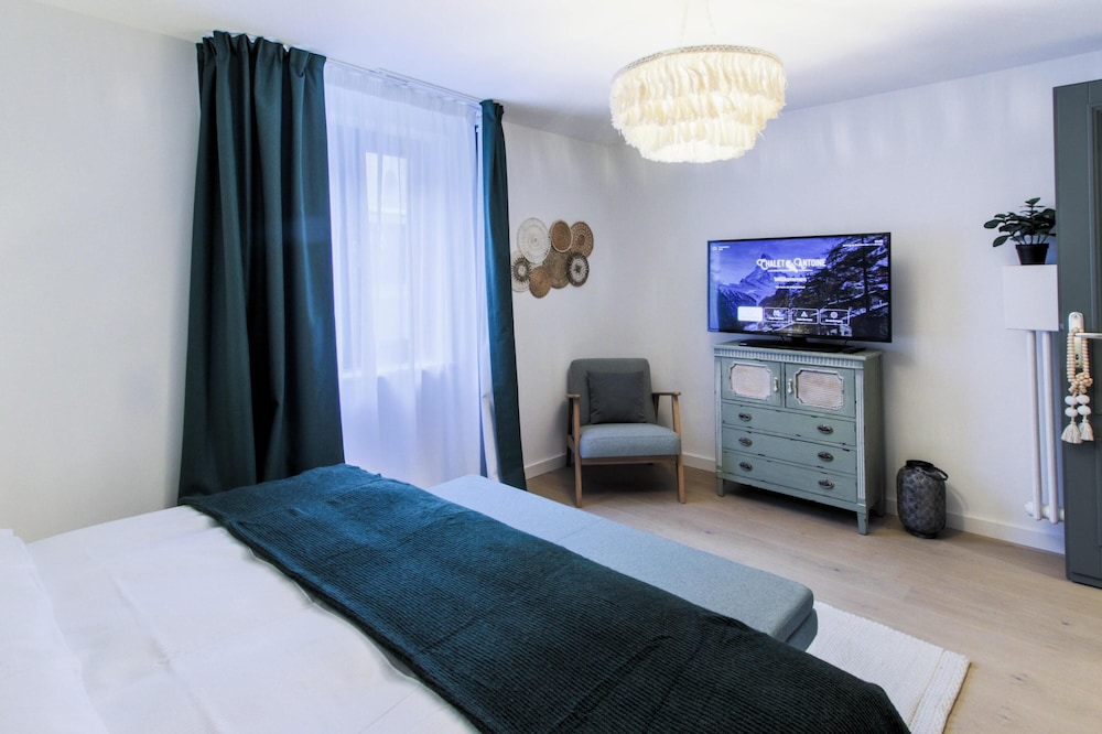 Chalet Antoine serviced apartments by Mirabeau view 2
