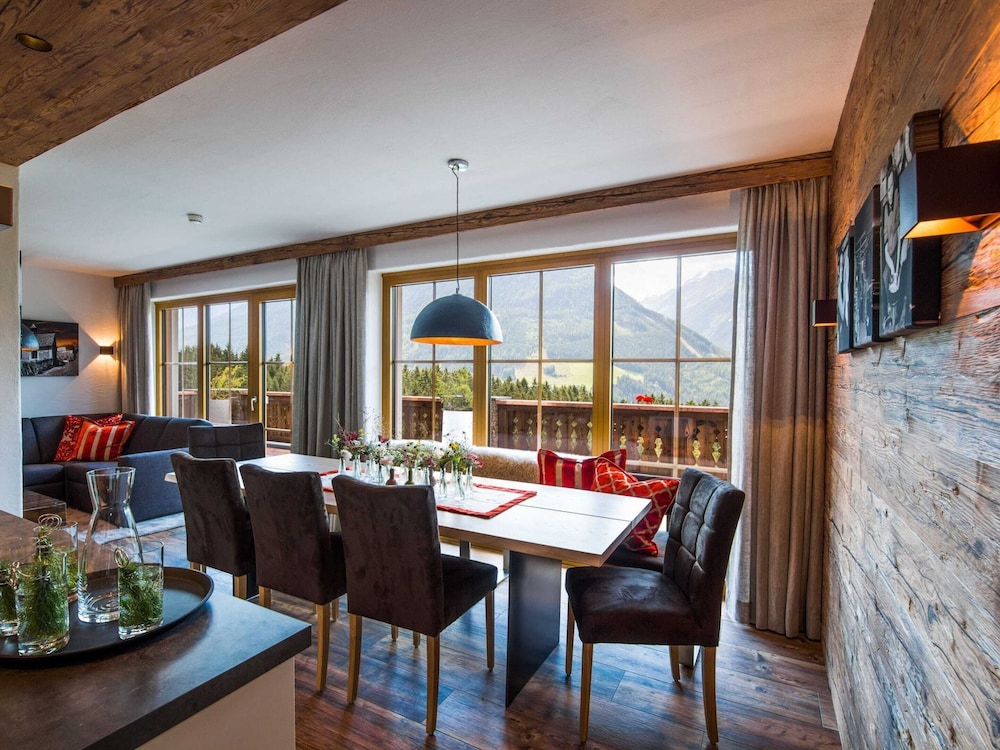 Affluent Chalet in Neukirchen near Wildkogel Ski Arena