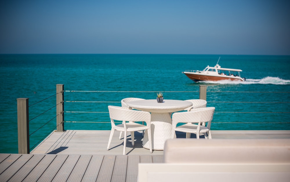 Nurai Island Resort