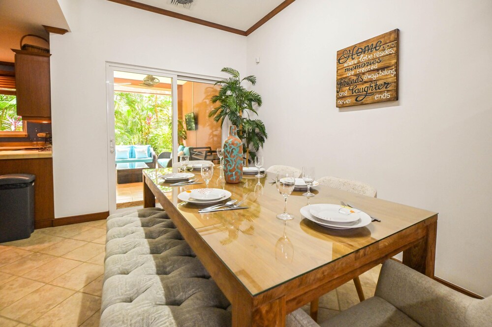 Veranda 1H - 3 bdr 3 Bath Family view 5