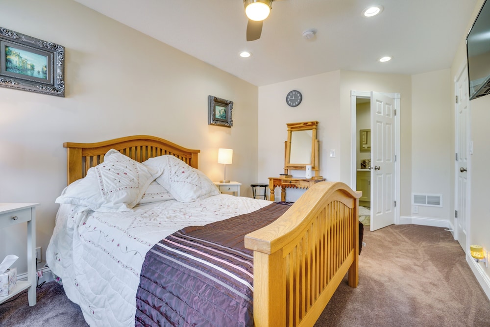 10-acre Plot: Peaceful Getaway in Webster!