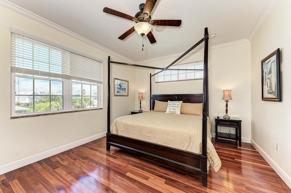 Beautiful Northshore Beauty- 5 Bed-4ba Private Pool Great Location view 2