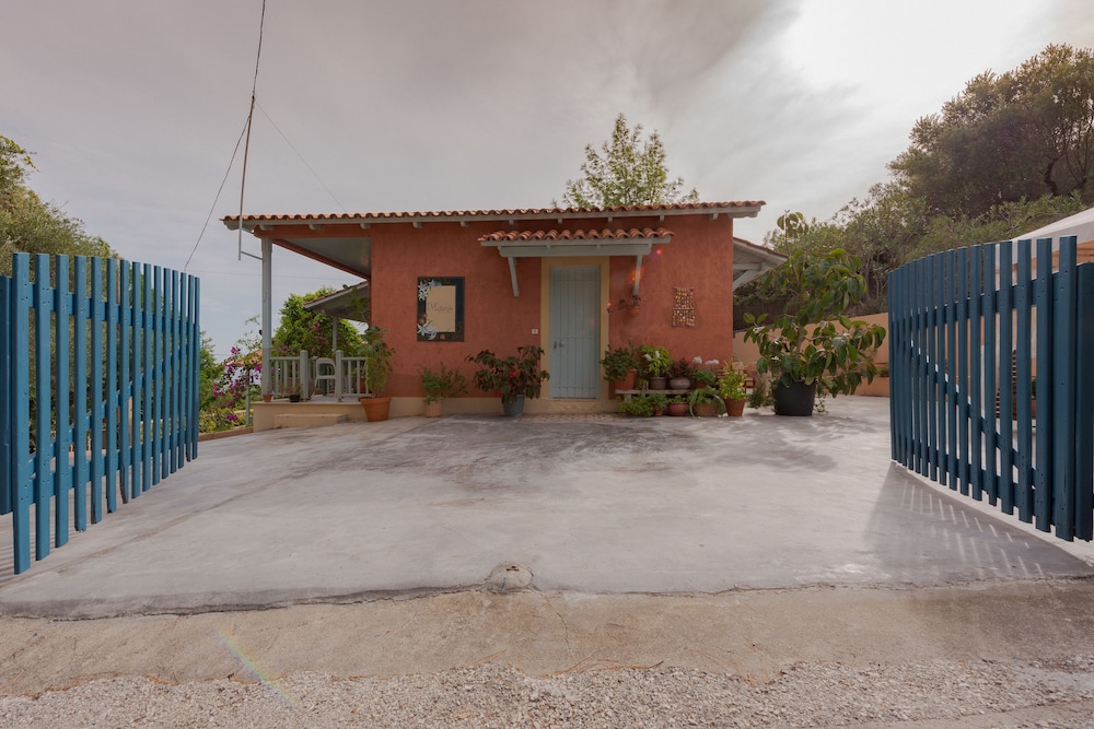 Mihaila Bungalows