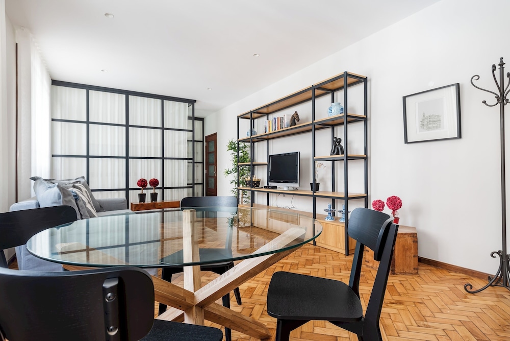 Rivol1 · Design Studio Next to Rivoli Theatre