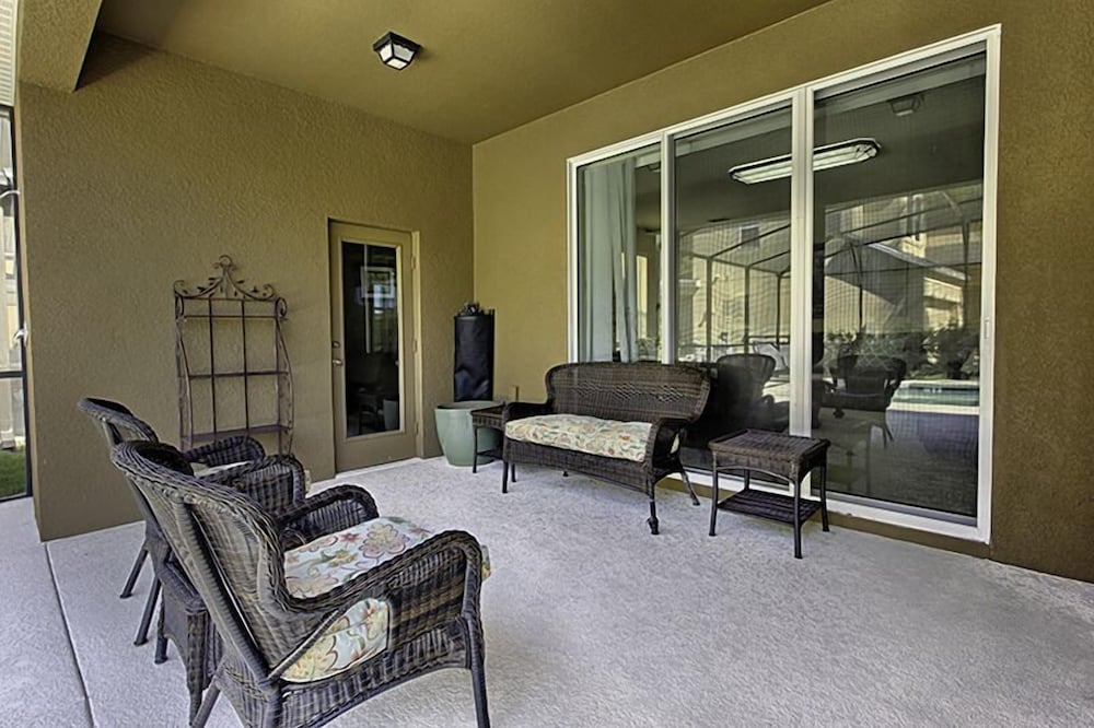 Bella Vida Resort by Home 2U
