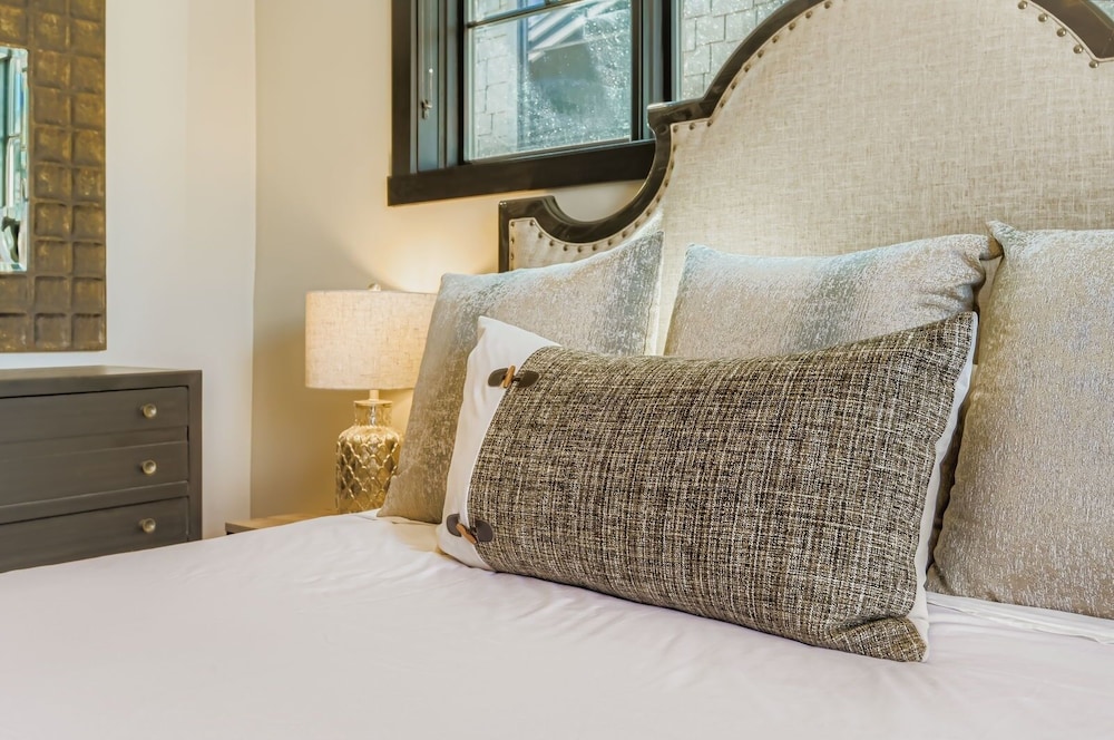 Tranquil Blackstone Getaway 3 Bedroom Townhouse