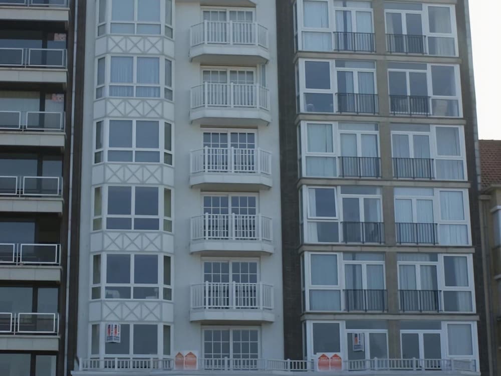 Apartment on the Coast With Beach Access