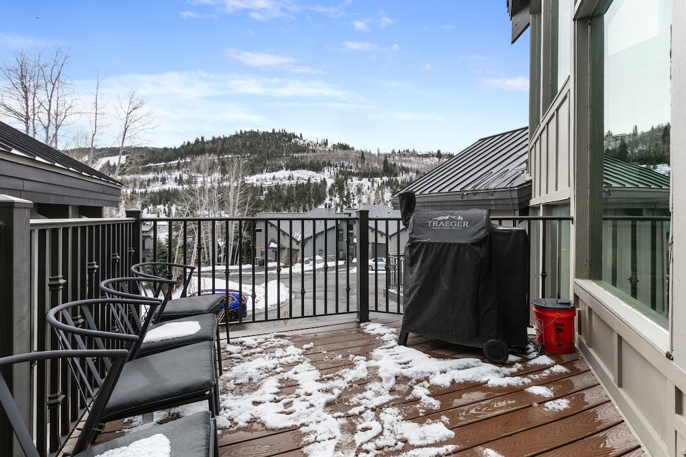 1207 - Four Bedroom with Spa Pinnacle 4 Condo