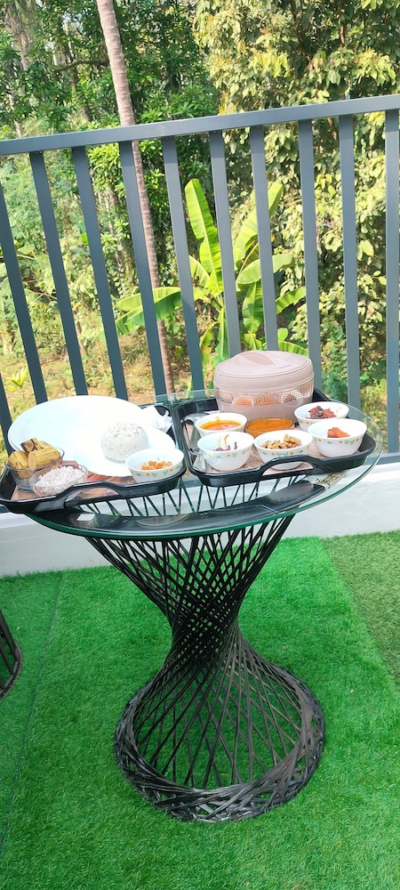 Makam Holiday Home