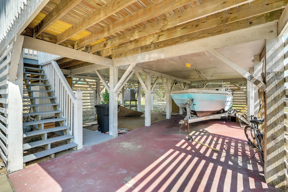 Steps to Beach: Centrally Located OBX Home!