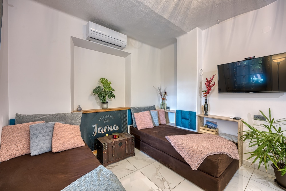 Spa Apartment Tina view 4