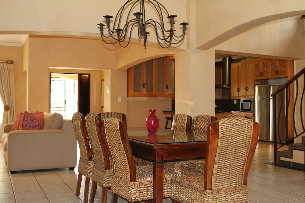 La Villa Rosa
