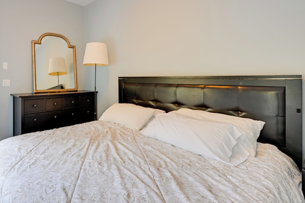 Gold Coast Getaway! Upscale Apt Near New Canaan