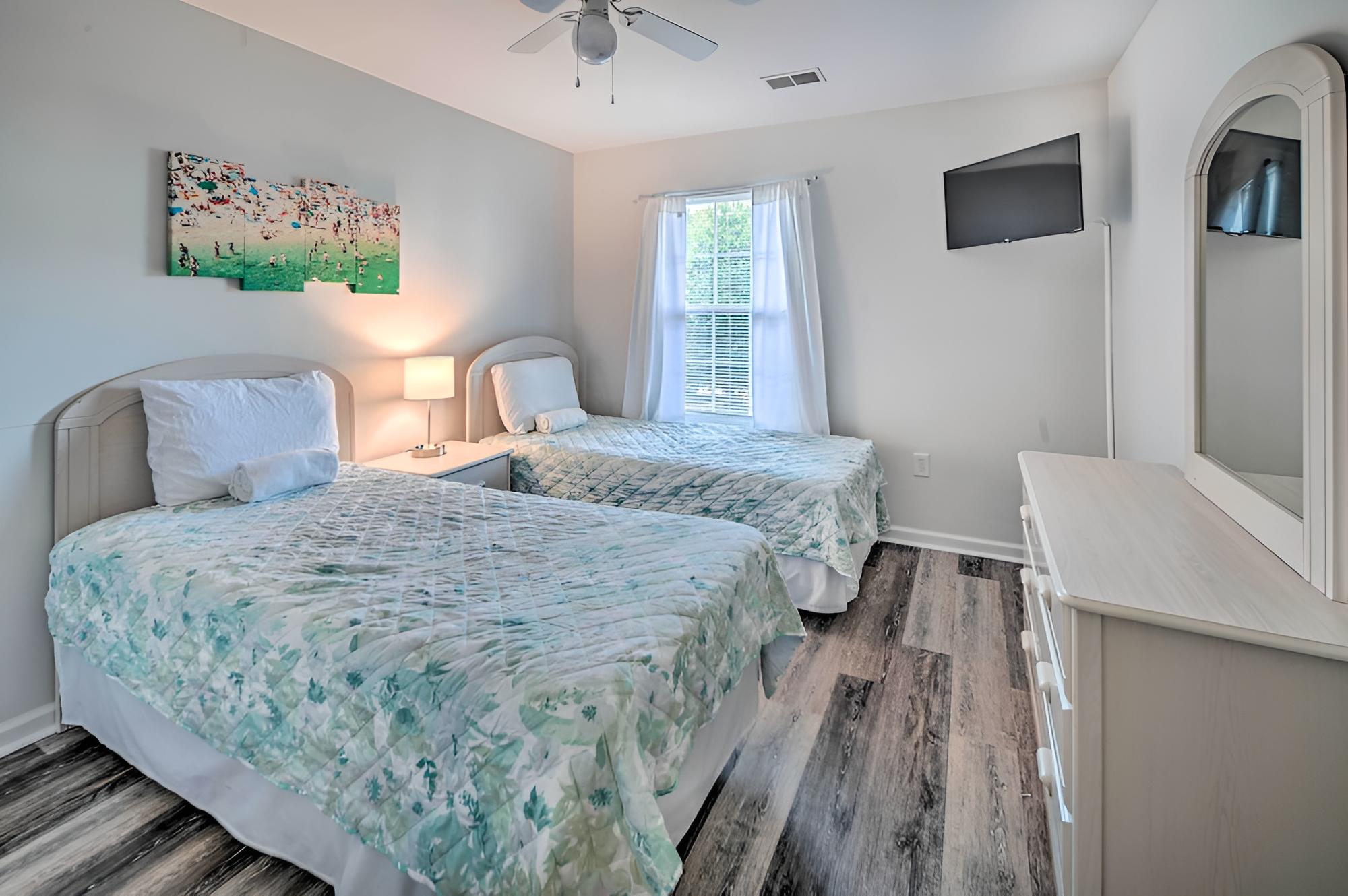 Myrtle Beach Condo w/ Screened Porch & Pool Access view 4