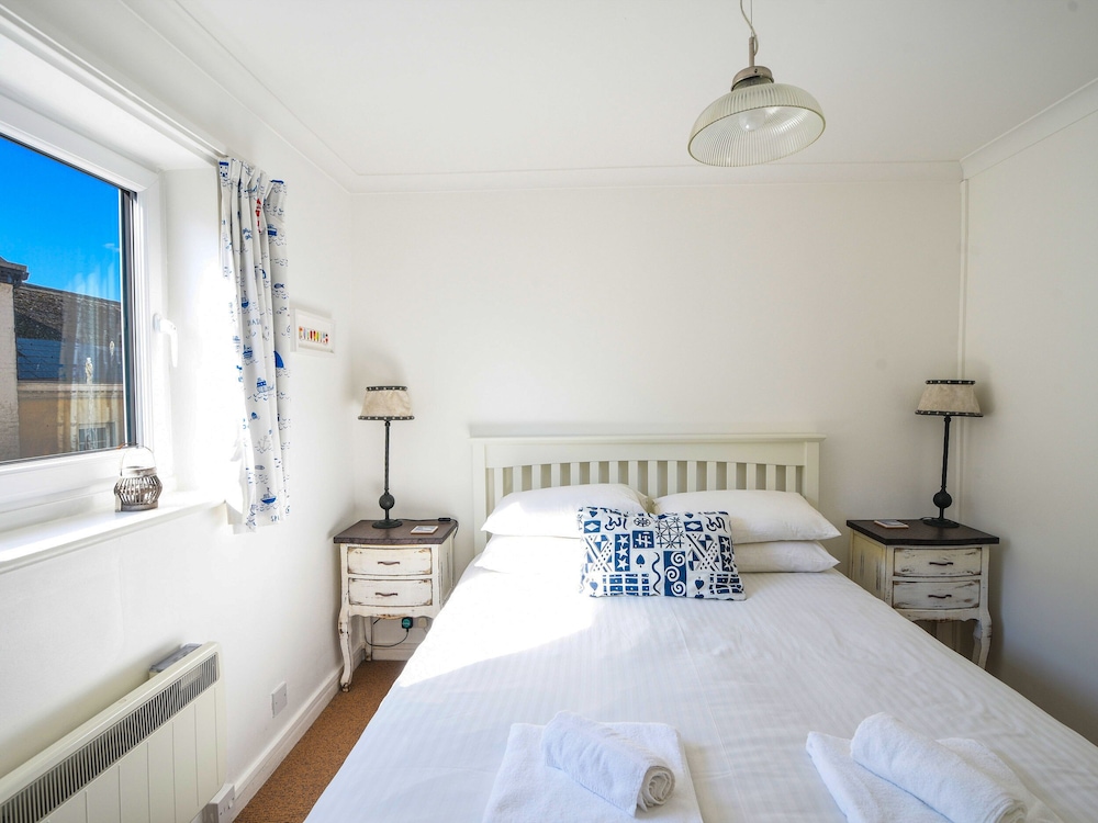 1 Bay View Court