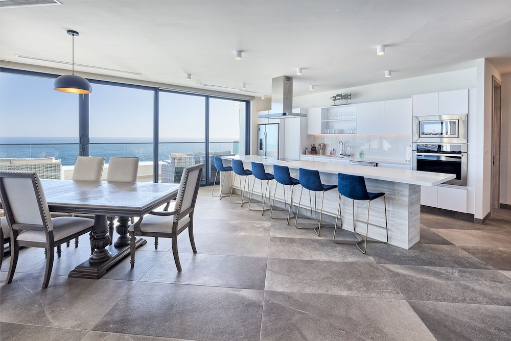 Luxury New Oceanfront Condo 5BR Sleeps 12