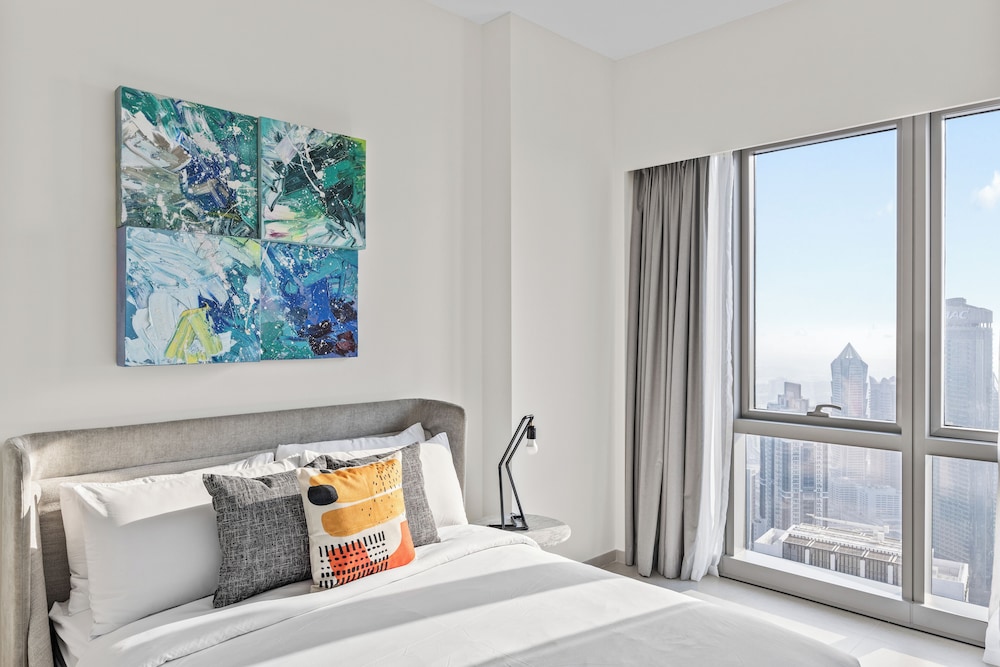 Luxury City Stay Near Mall and Pool