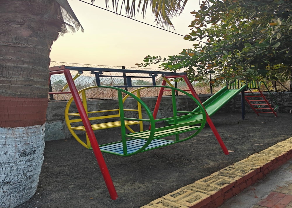 Madhuson Palms