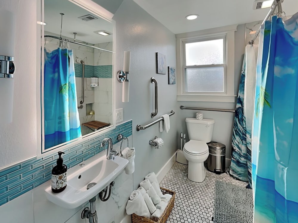 Seawall Celebration Manor by Ryson Vacation Rentals