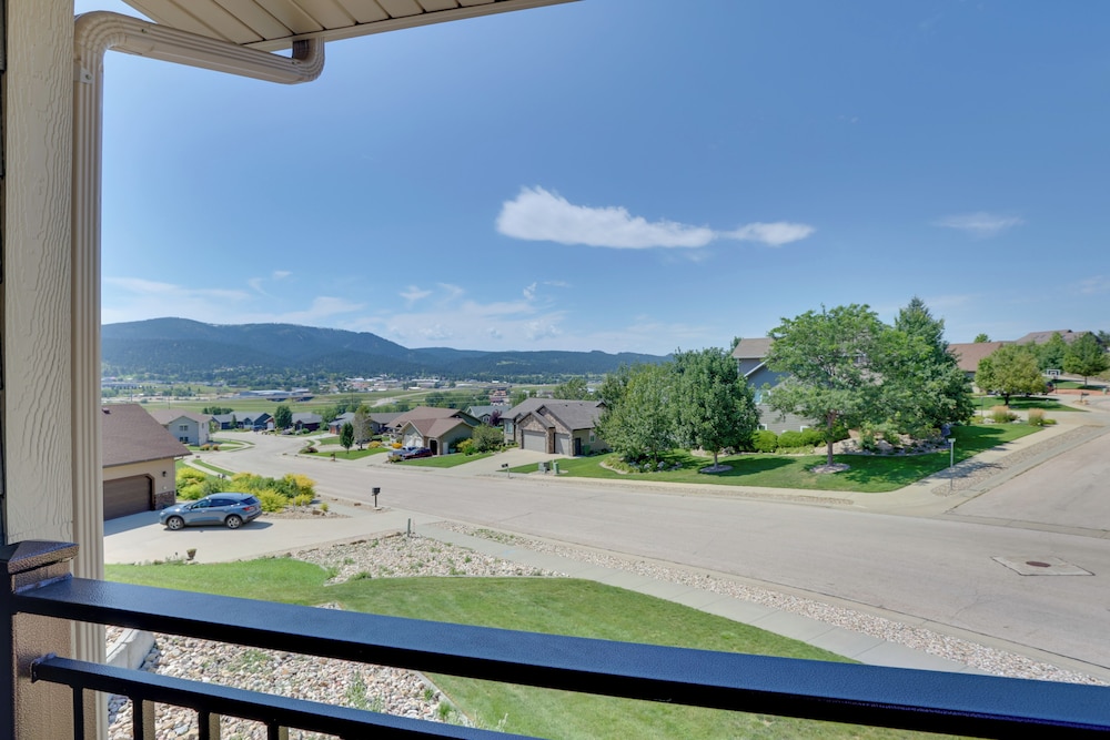 2 Mi to Downtown Sturgis: Quiet Ranch Home w/ View