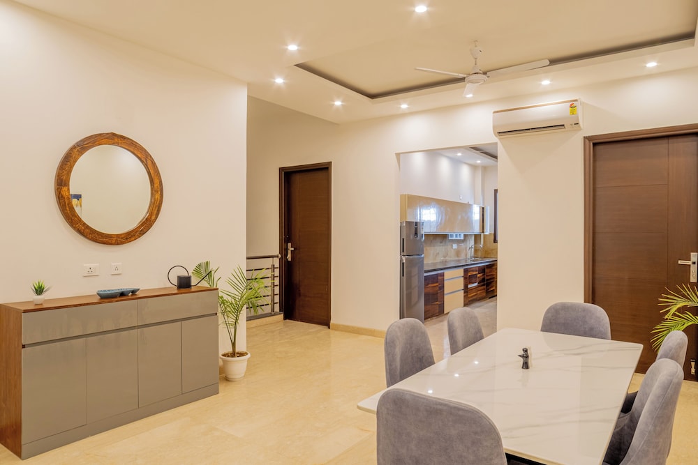 Housr Lotus Villas Sector 28 DLF Phase 4