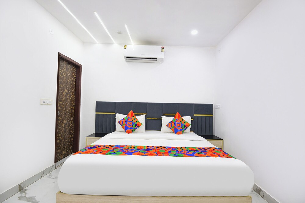 Fabhotel Scorpion Inn