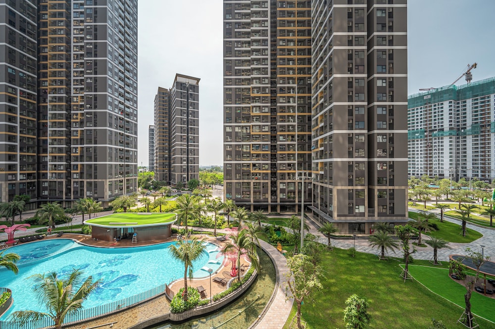LA Nest 1bed with pool view big deal