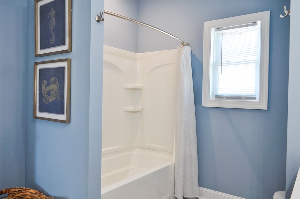 Anchors Aweigh by Topsail Realty