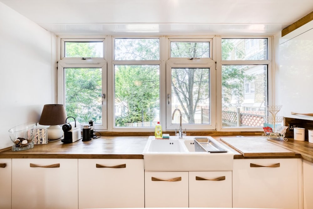 Homely 4 Bedroom House in Brixton