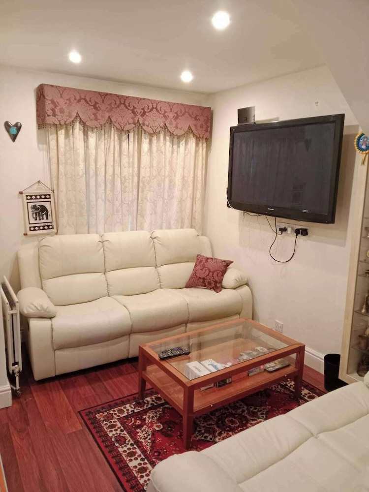 London - Waterfront House - Stay8 - Parking - Yard