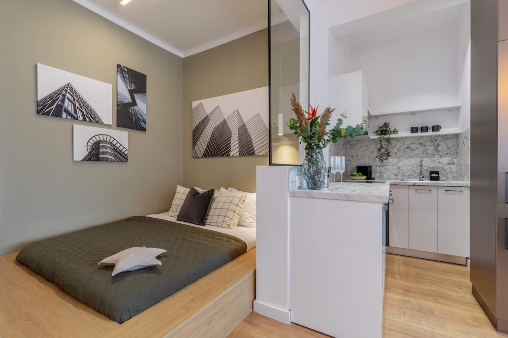 Efficient Studio Apartments on Calea Victoriei - Smart Layouts & Central Access view 3