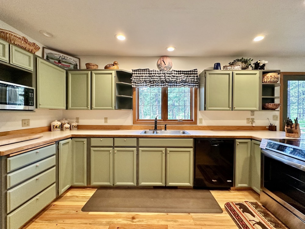 Blue Pine Forest Lodge 3 Bedroom Cabin