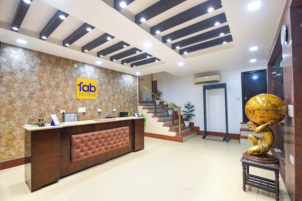 Fabhotel Golden Palm